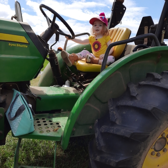 Meet your Posher, Naomi - Picture 8 of 9